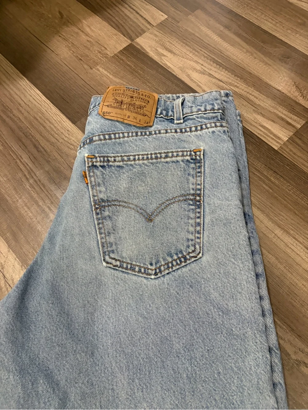 Vintage Levi's 550 Relaxed Fit Men's Jeans - Light Blue Denim